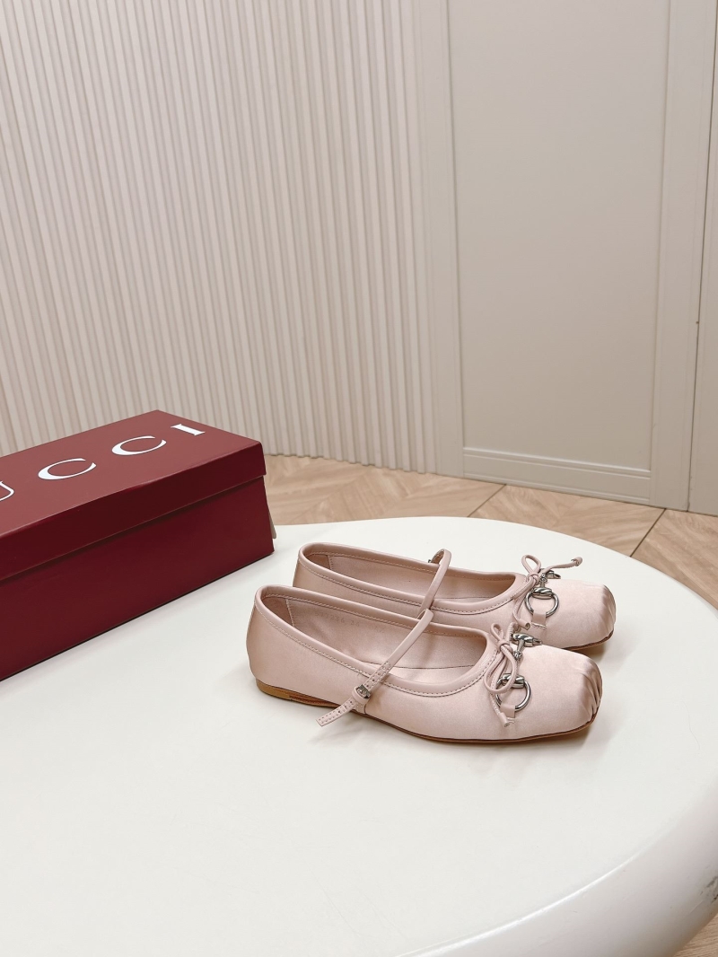 Gucci Flat Shoes